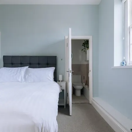 شقة Stunning 2 Bedroom, 2 Bathroom With Parking بريستول