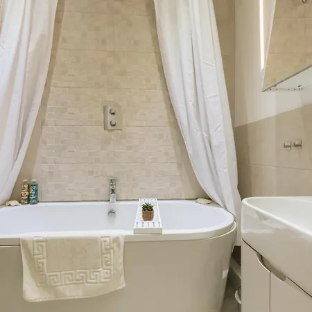 Stunning 2 Bedroom, 2 Bathroom With Parking Apartman Bristol