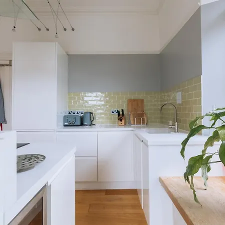 Stunning 2 Bedroom, 2 Bathroom With Parking Apartamento *